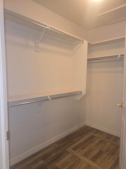 Building Photo - 772 Glen Ct