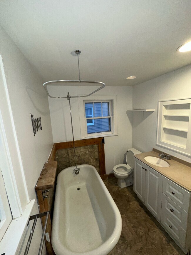 Building Photo - 1145 Brown St