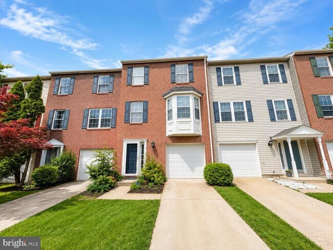 Building Photo - 706 Vanderbilt Terrace SE
