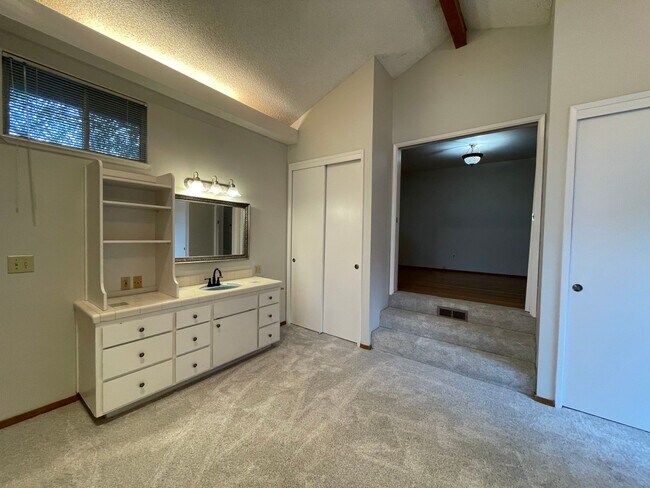 Building Photo - Spacious Granite Bay Home Near Folsom Lake – Available Now