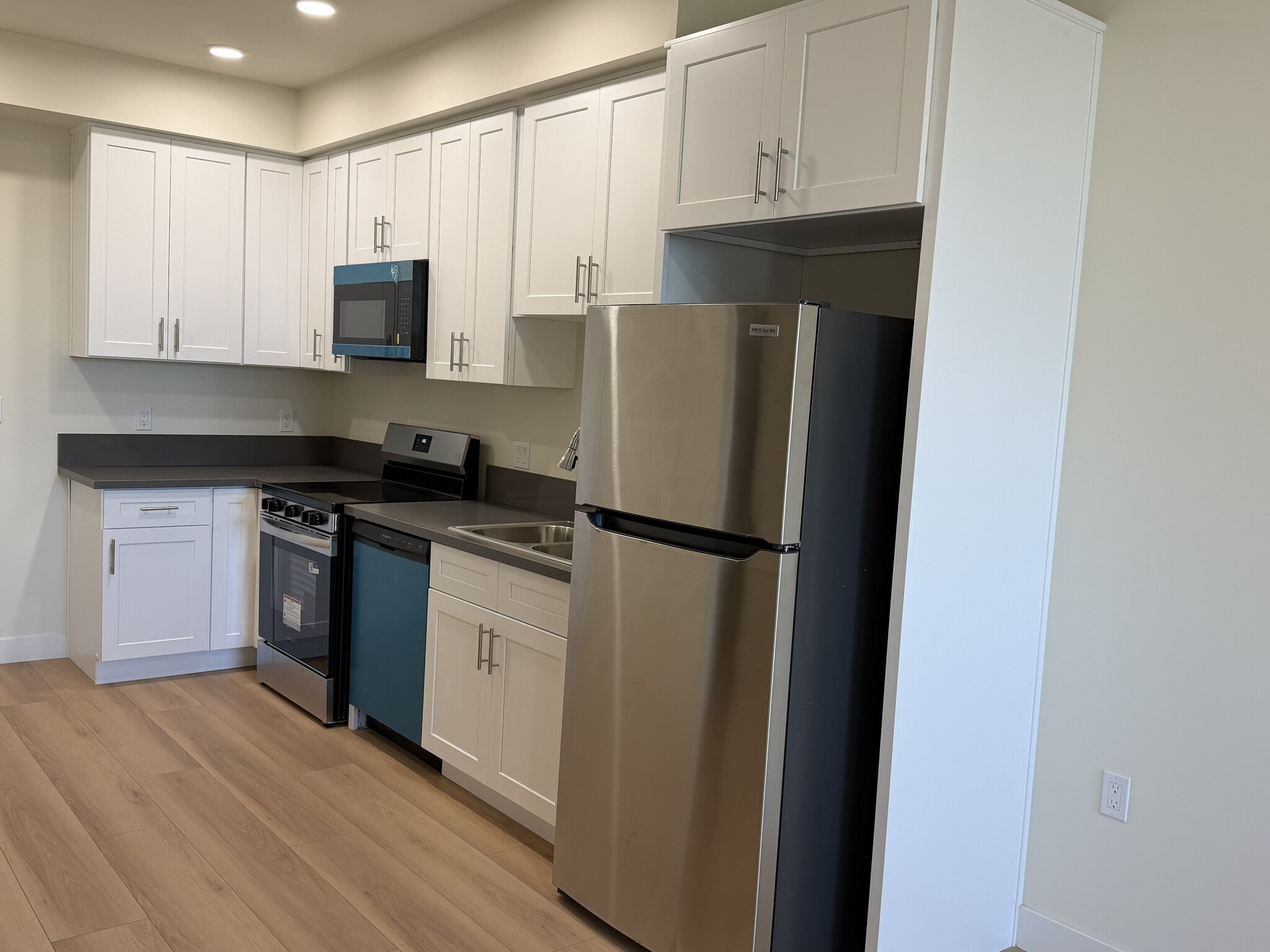 Building Photo - 14535 Weddington St