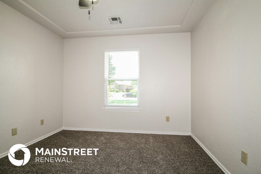 Building Photo - 8808 NW 85th Pl