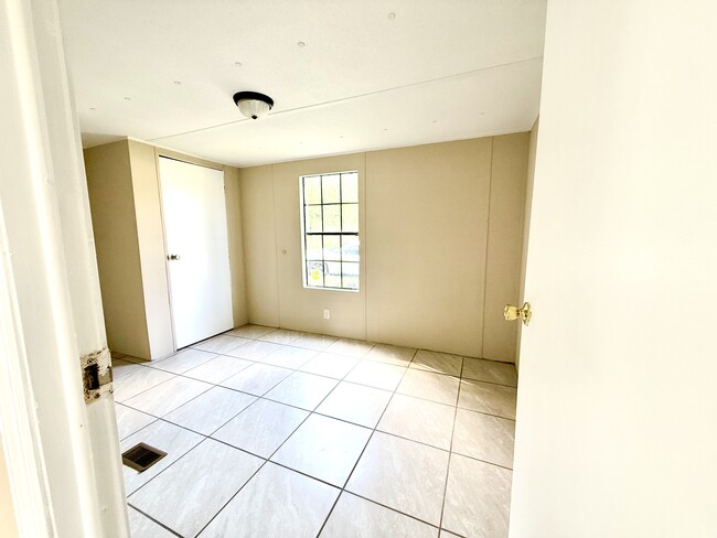 Building Photo - 1713 Crapps Ave