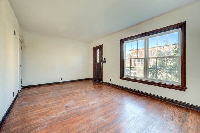 Building Photo - 3754 Dunnica Ave