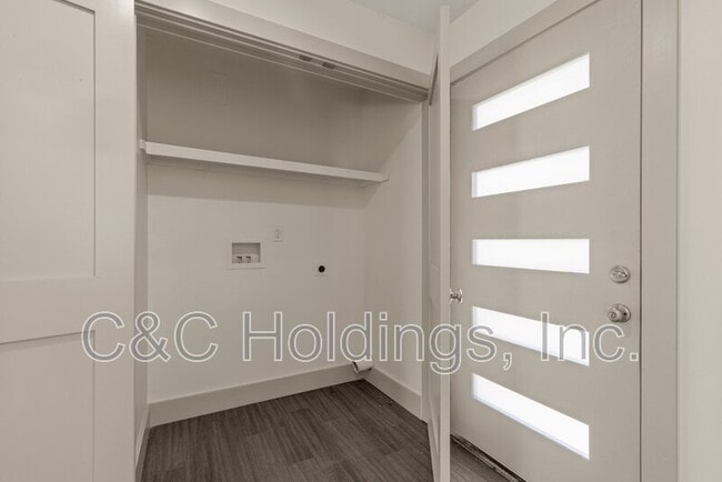 Building Photo - 4541 E 32nd Pl