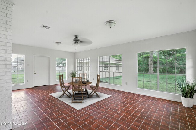 Building Photo - 301 Estainville Ave