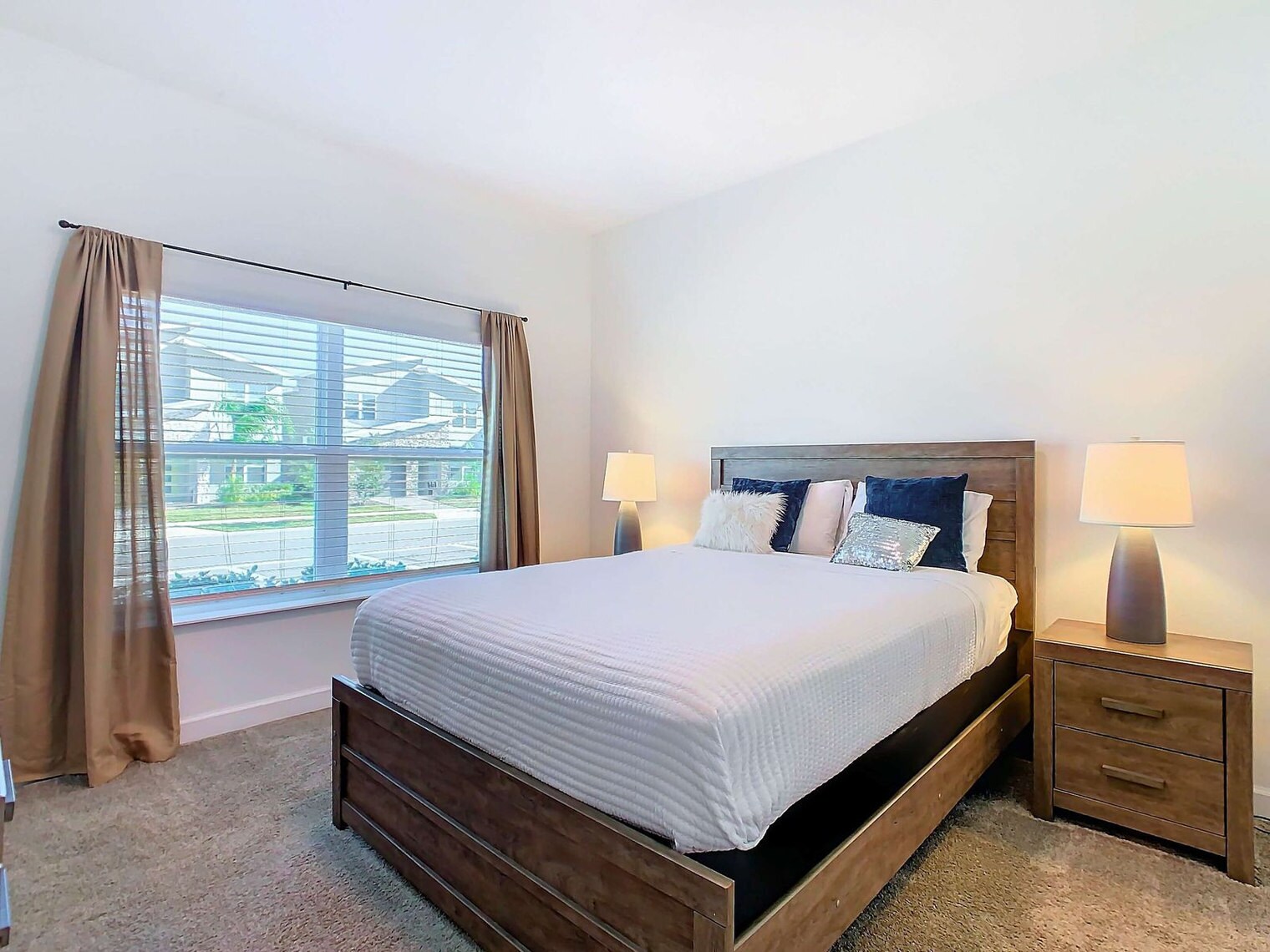 Building Photo - 996 Leader St