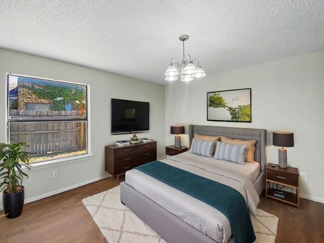 Building Photo - Spacious, Updated Townhome in Garland