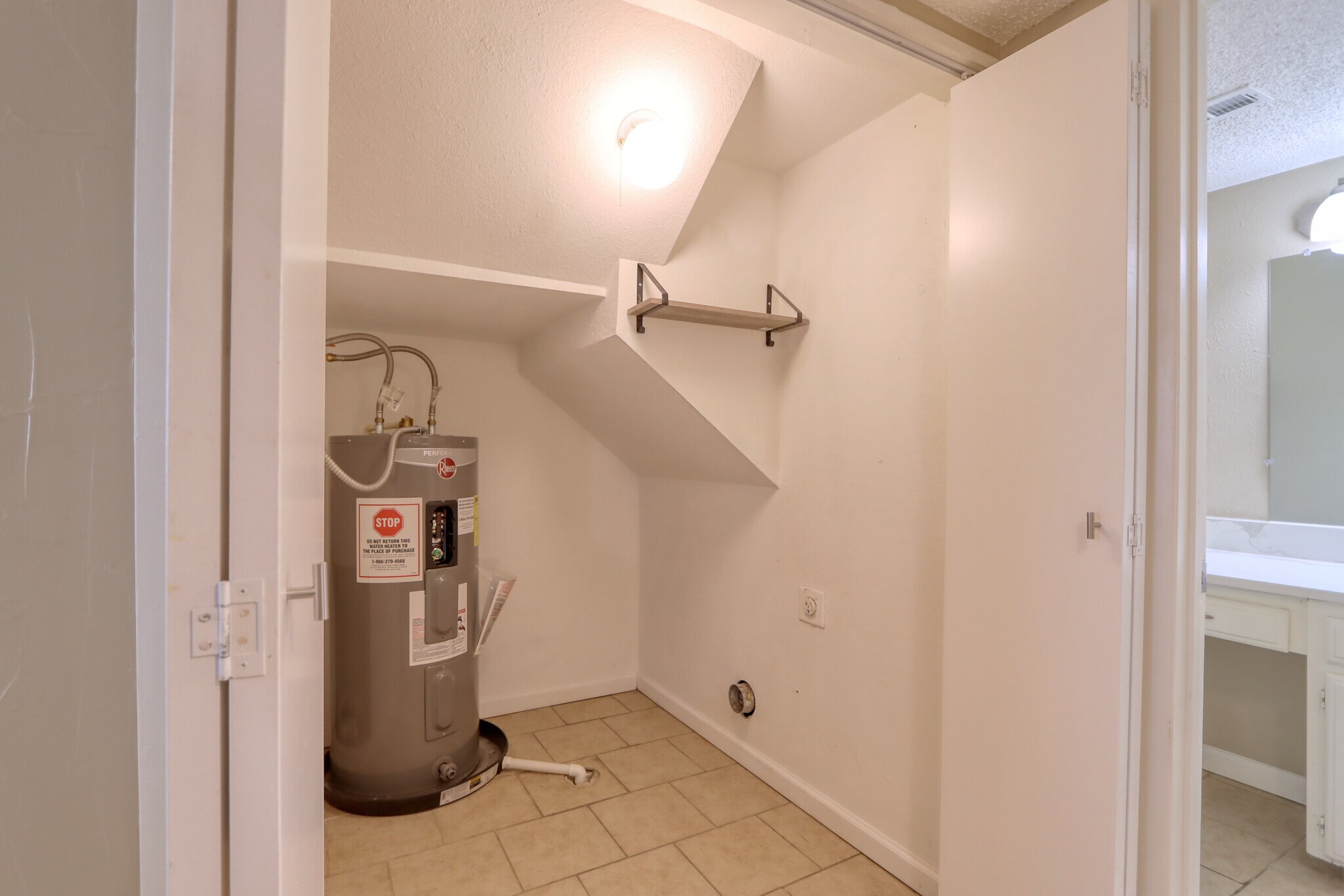 Building Photo - 707 Harbour Town Dr