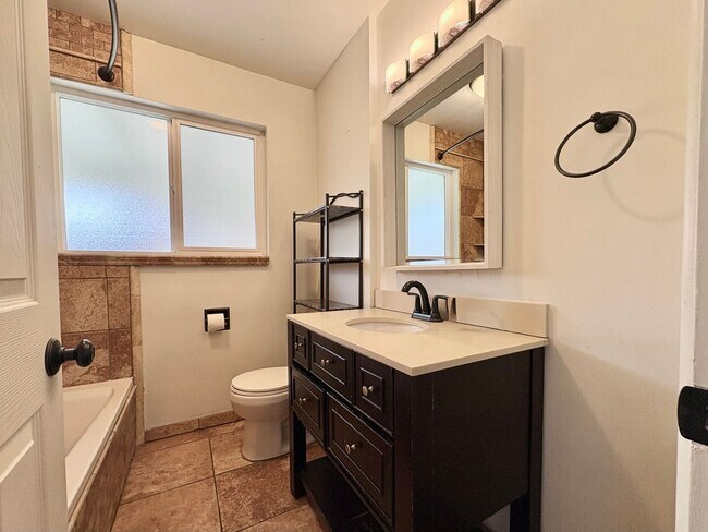 Building Photo - Charming 3-Bedroom Millcreek Home!