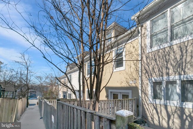 Building Photo - 3820 White Post Ct