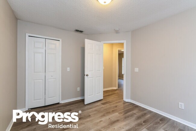 Building Photo - 16530 Golden Eagle Blvd