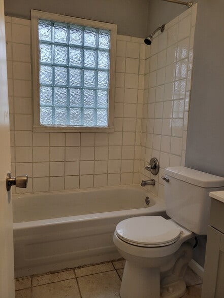 Building Photo - 7404 E 34th Plz