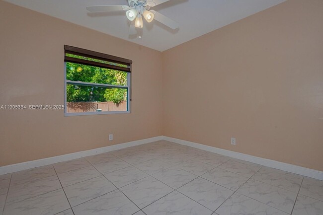 Building Photo - 401 SW 76th Terrace