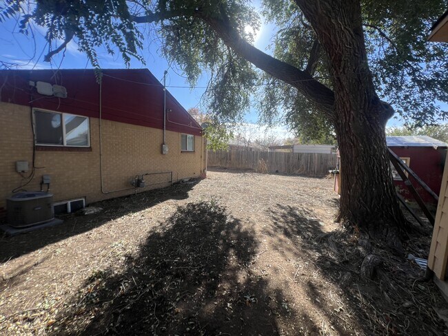 Building Photo - 205 16th Ave Ct