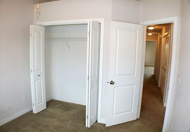 Building Photo - $2,000 | 3 Bedroom, 3 Bathroom TOWN HOME | PET Friendly* | Sublease* | Available for August 1st, ...