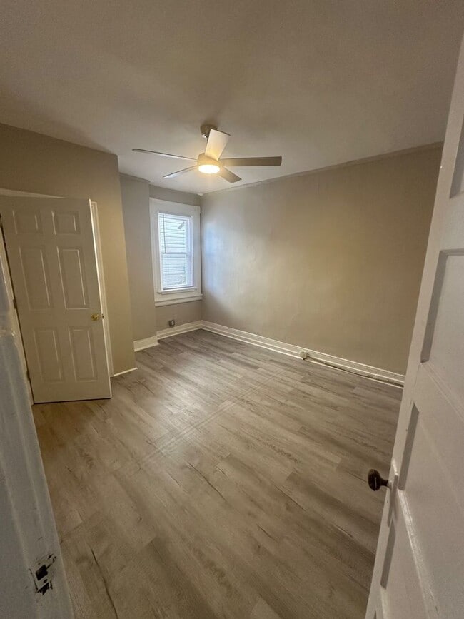 Building Photo - 22 S Plum St