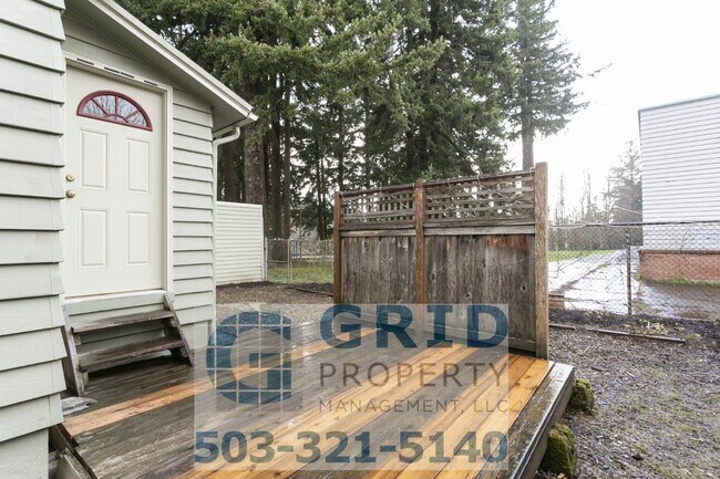 Building Photo - Spacious 3 Bedroom, 2 Bath Craftsman - Creston Park Neighborhood - A Must See!