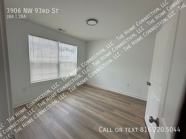 Building Photo - 3906 NW 93rd St