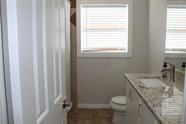 Building Photo - 2914 Pitzlin St