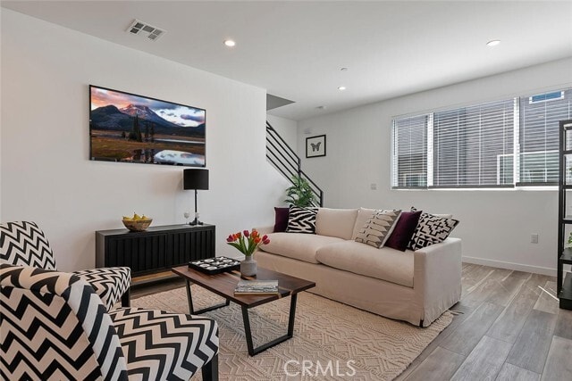 Building Photo - 13538 Vanowen St