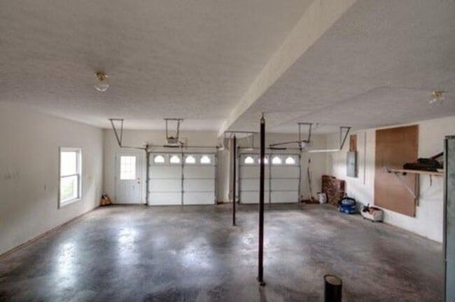 Building Photo - 920 Confederacy Dr