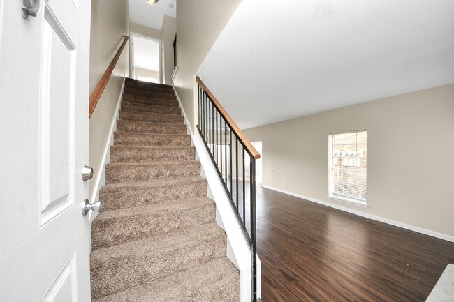 Building Photo - 3600 Jeanetta St