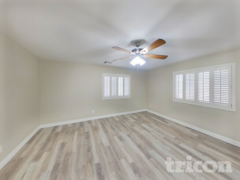 Building Photo - 10733 W Taft St