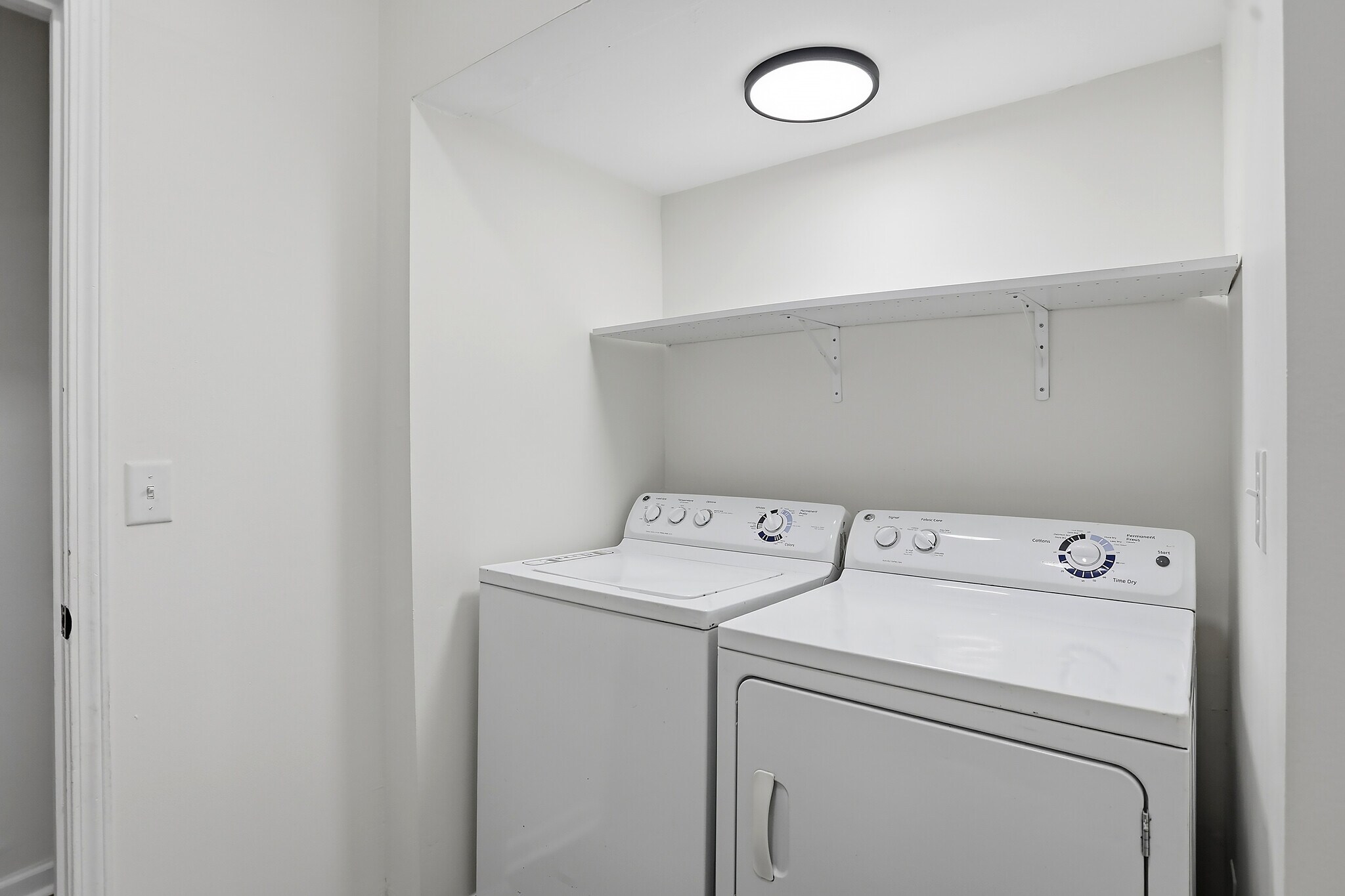 Building Photo - 941 E Raymond St