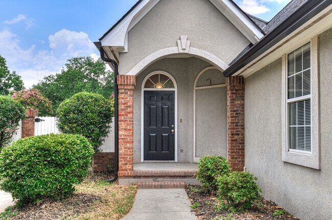 Building Photo - 208 Stonington Dr