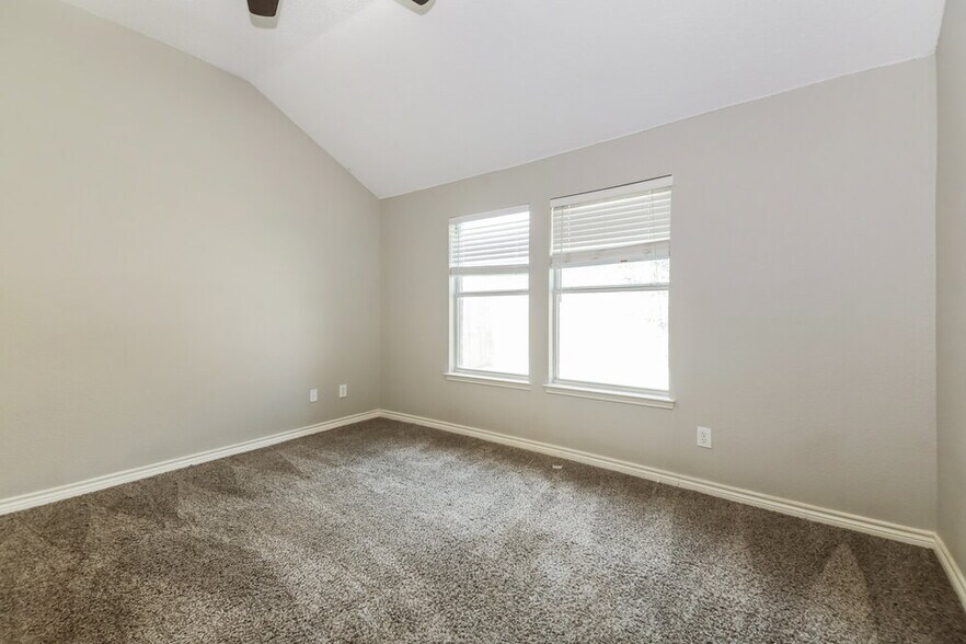 Building Photo - 1515 Warrington Way