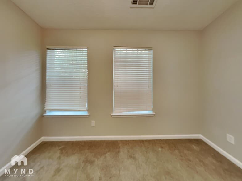 Building Photo - 1685 Camden Forrest Way