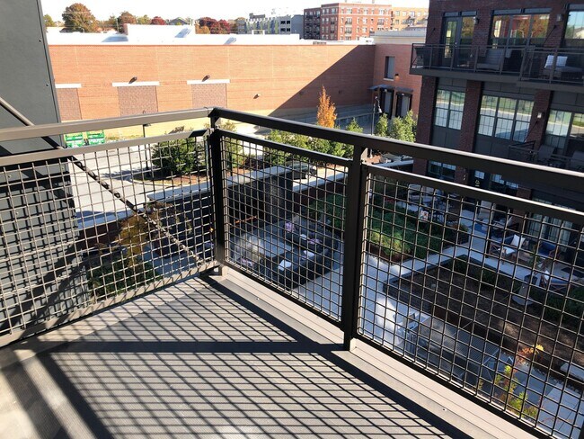 Building Photo - When Style and Location Matter!