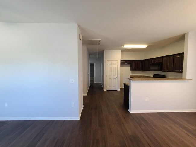 Building Photo - 3151 Roe Dr
