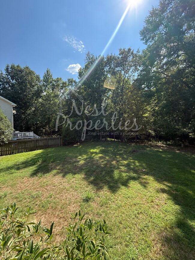 Building Photo - 208 Saints Creek Ln