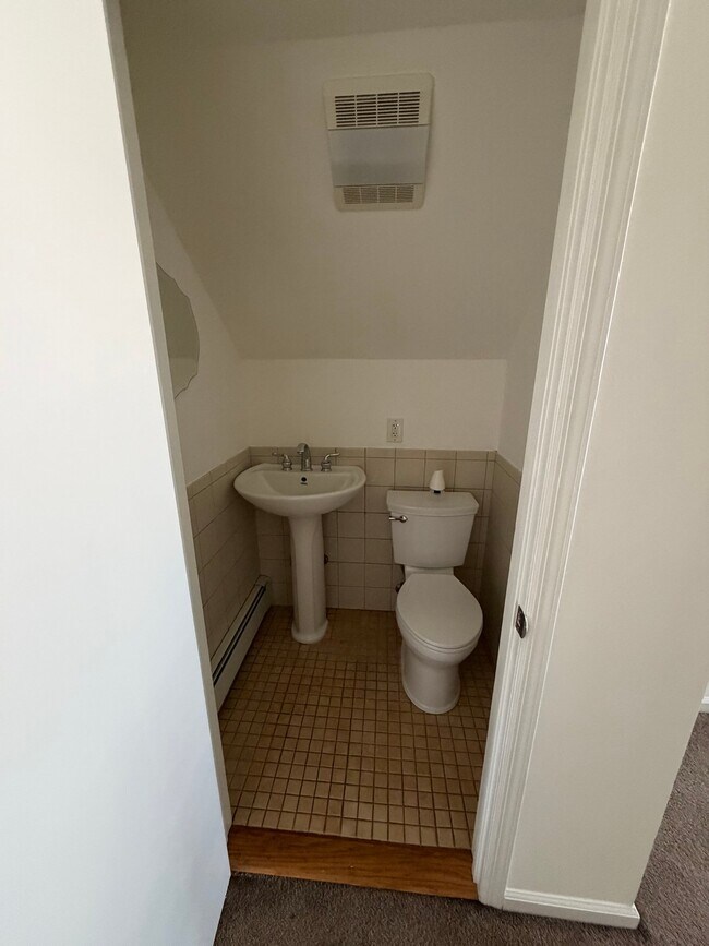 Building Photo - 98 Craske St