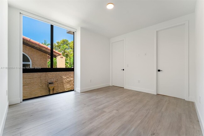 Building Photo - 3268 Gifford Ln