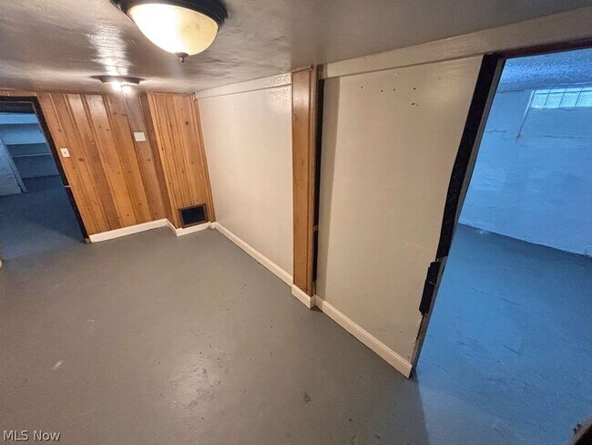 Building Photo - 907 Rondel Rd