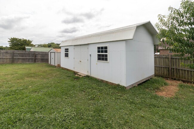 Building Photo - 2821 Vicksburg Ln