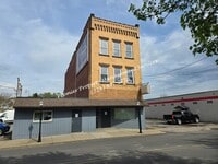 Building Photo - 1015 S Mill St