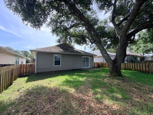 Building Photo - 7738 Lola Cir
