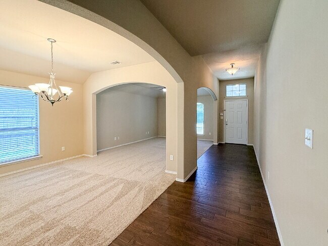 Building Photo - 3 bed, 2 Bath Home in North Fort Worth