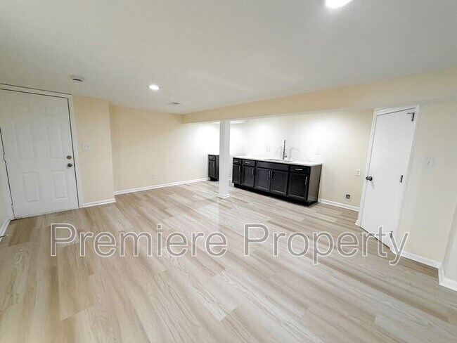 Building Photo - 10411 E 78 Terrace