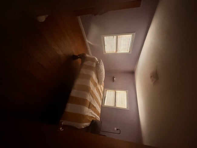 Building Photo - 551 Emerson St