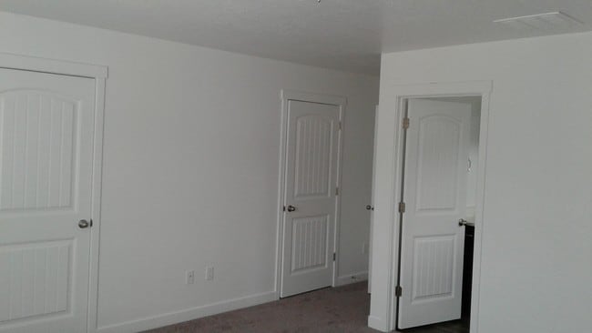 Building Photo - 444 S Fox Chase Ln