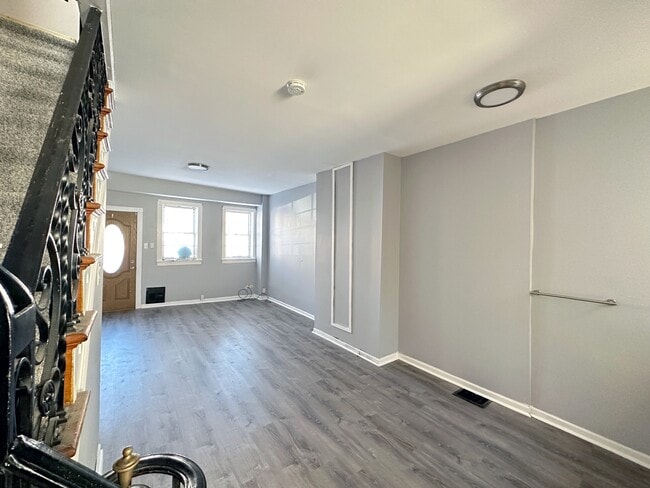 Building Photo - 338 Snyder Ave