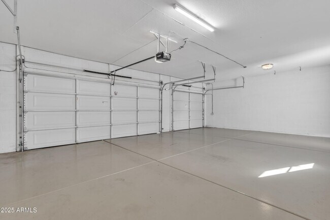Building Photo - 10424 E Cannon Dr