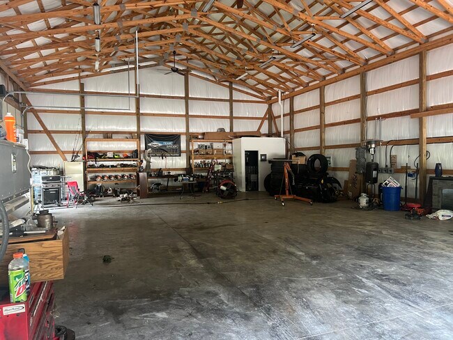 Building Photo - 2797 Happy Valley Rd