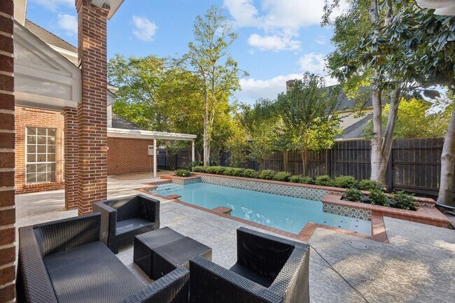 Building Photo - 1310 Kelliwood Oaks Dr