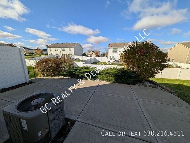 Building Photo - 646 Vine St